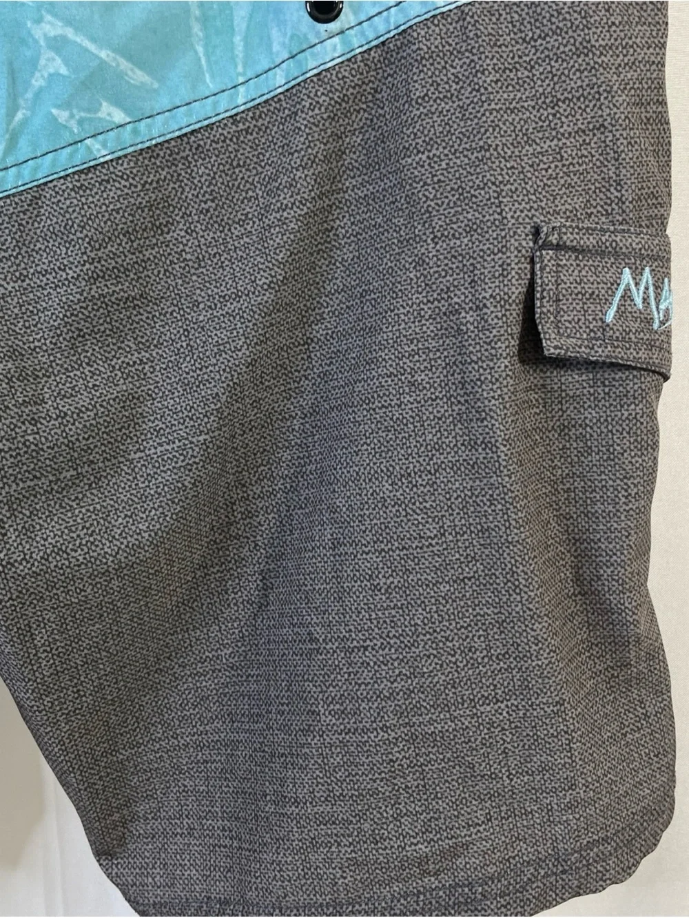 Maui and Sons Colorblock Board Shorts 4 Way Stretch Grey Blue Mens 32
